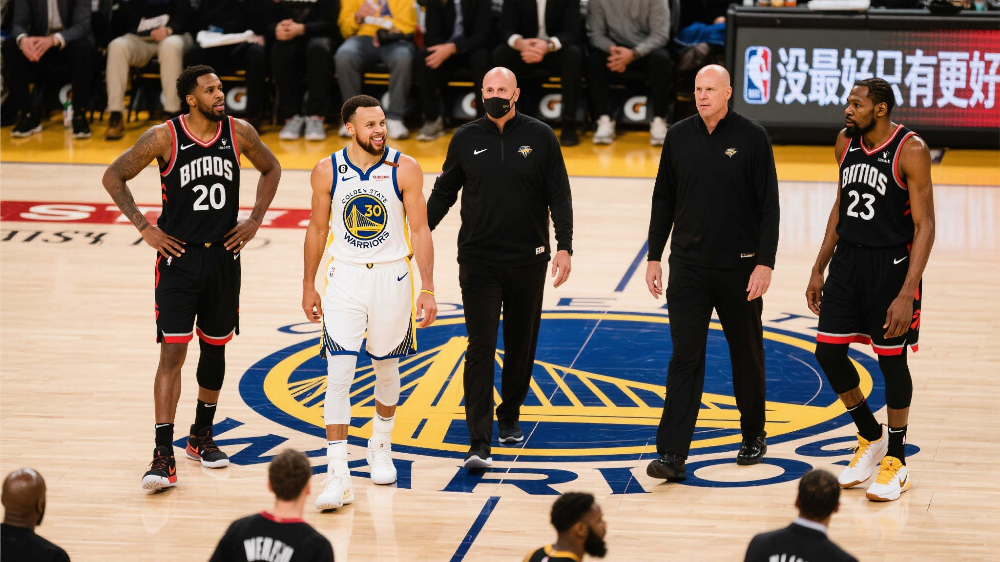 中展现了他 中展现了他